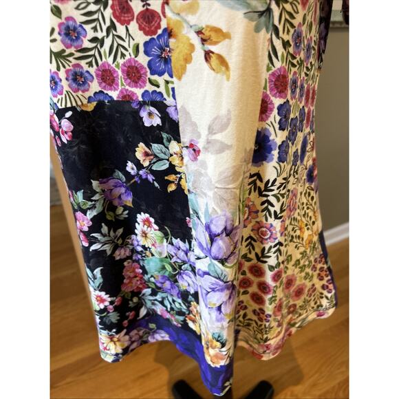 JOHNNY WAS LA Floral Patchwork Print Viscose Bamboo/Spandex Stretch Tee S loose - Picture 3 of 16